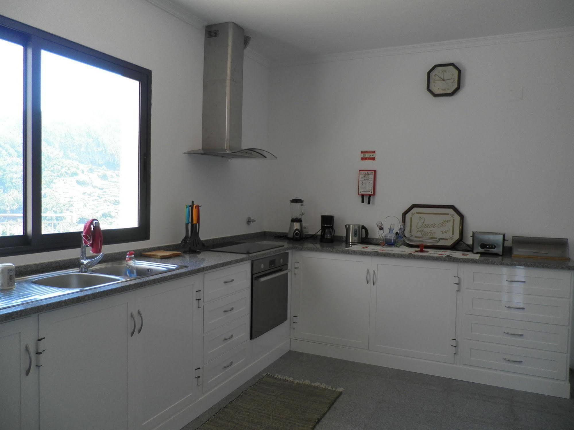 Villa Luz - Family House Vacations- Large Private Outdoor Area 산타 크루즈 외부 사진